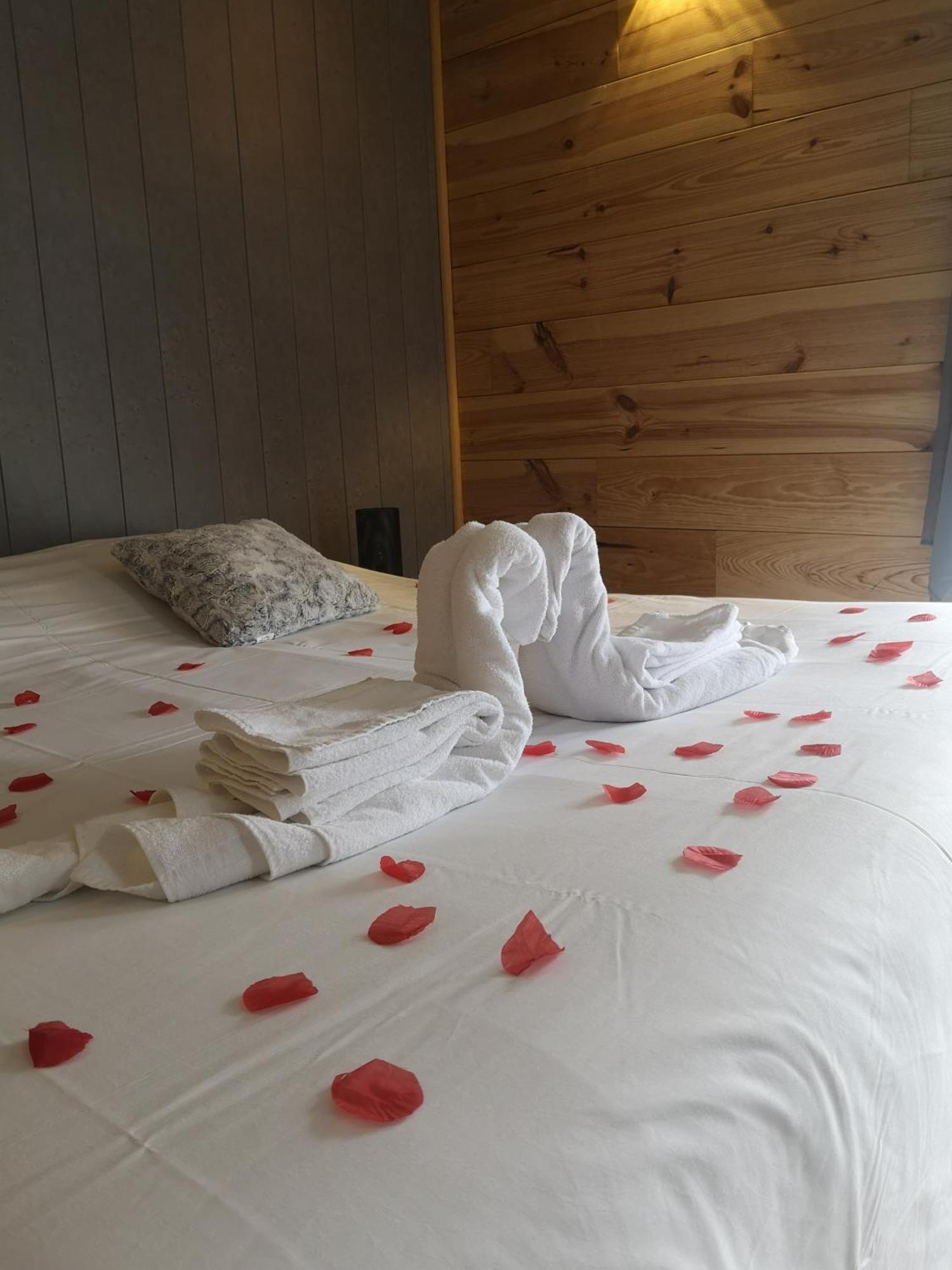 Hotel L'Imprévu Saint-Lary-Soulan Habitación foto